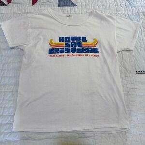 Filth Mart Hotel San Cristobal Graphic T-Shirt White Vintage Style Medium